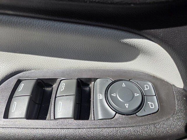 Used 2019 Ivy Metallic Chevrolet LS image 20