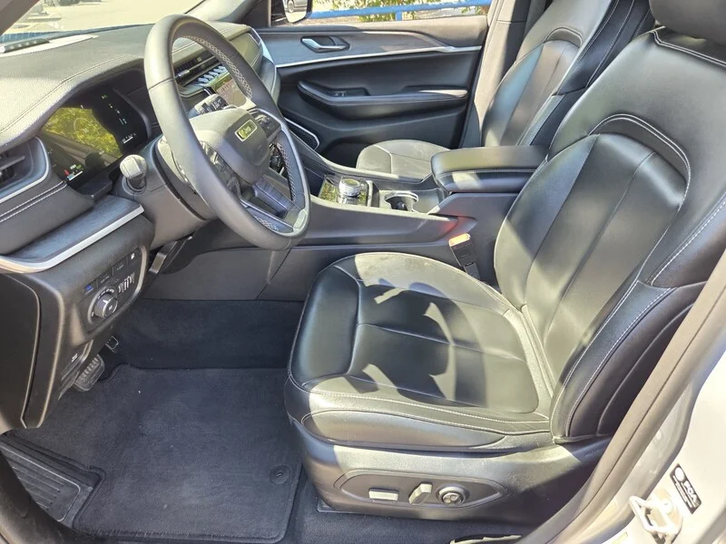 Used 2024 Silver JEEP 4XE image 10