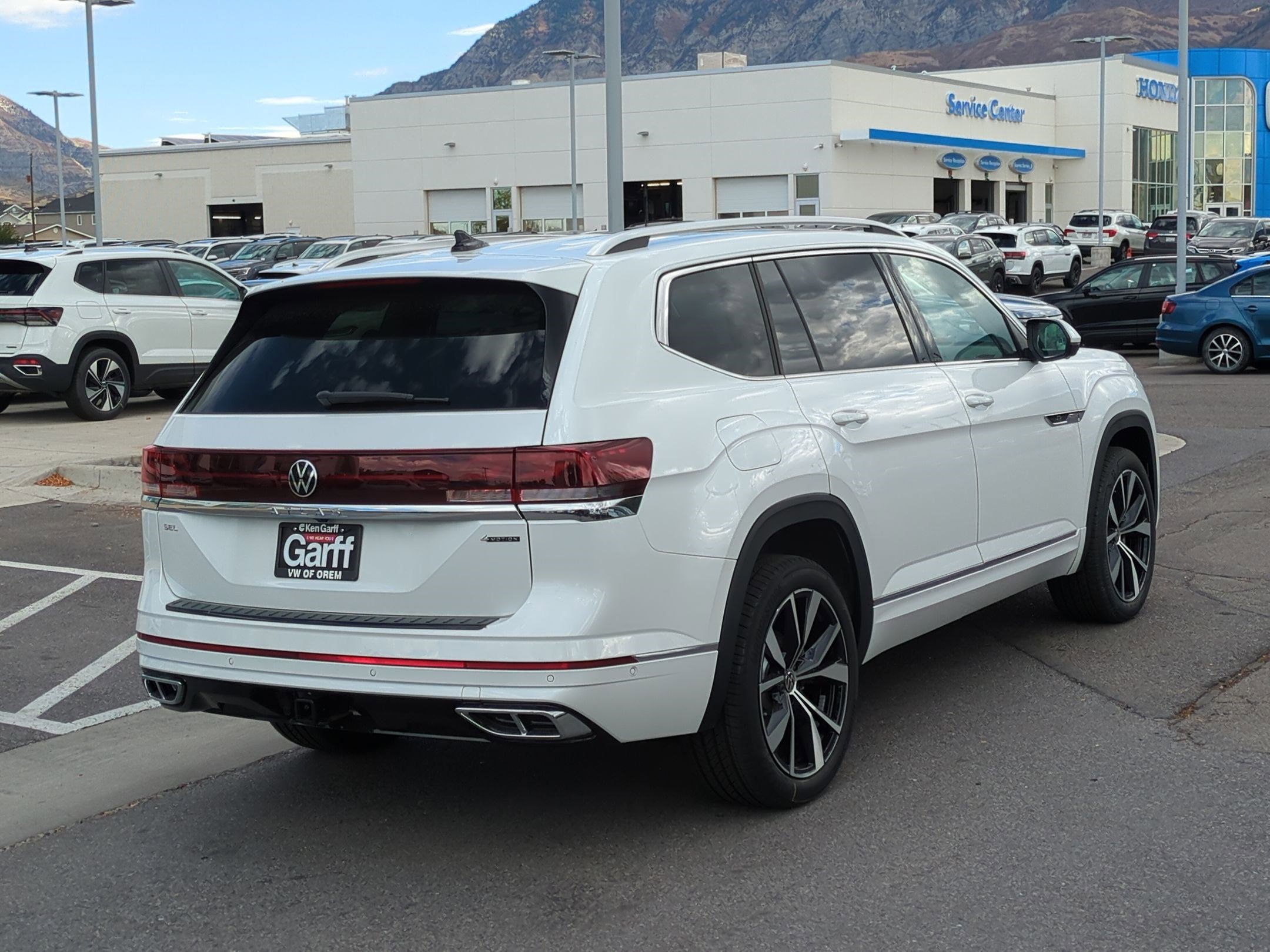 2026 Volkswagen Atlas SEL Premium R-Line - Photo 3