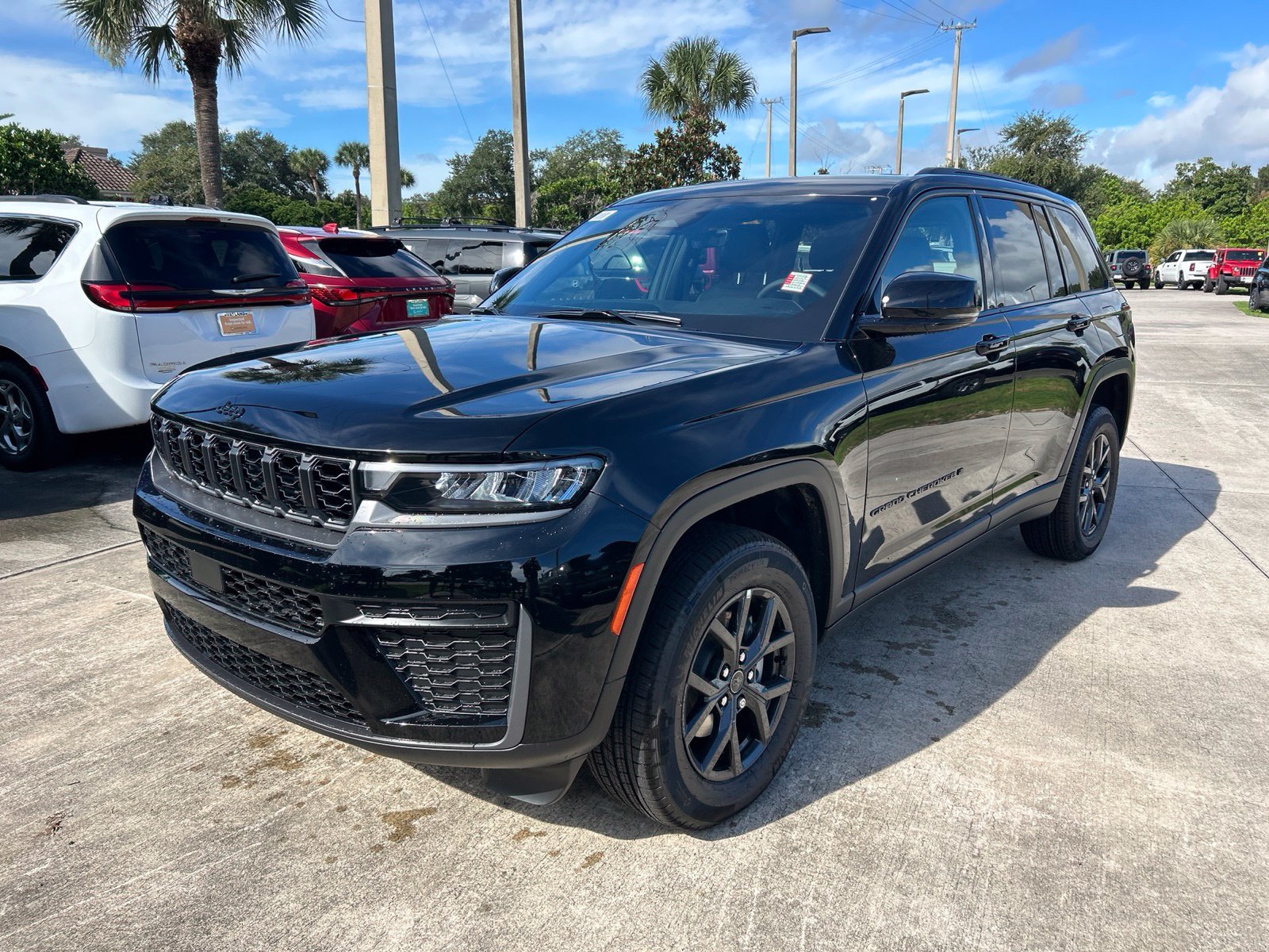 New 2027 High-Gloss Black Paint Jeep Laredo Altitude image 20
