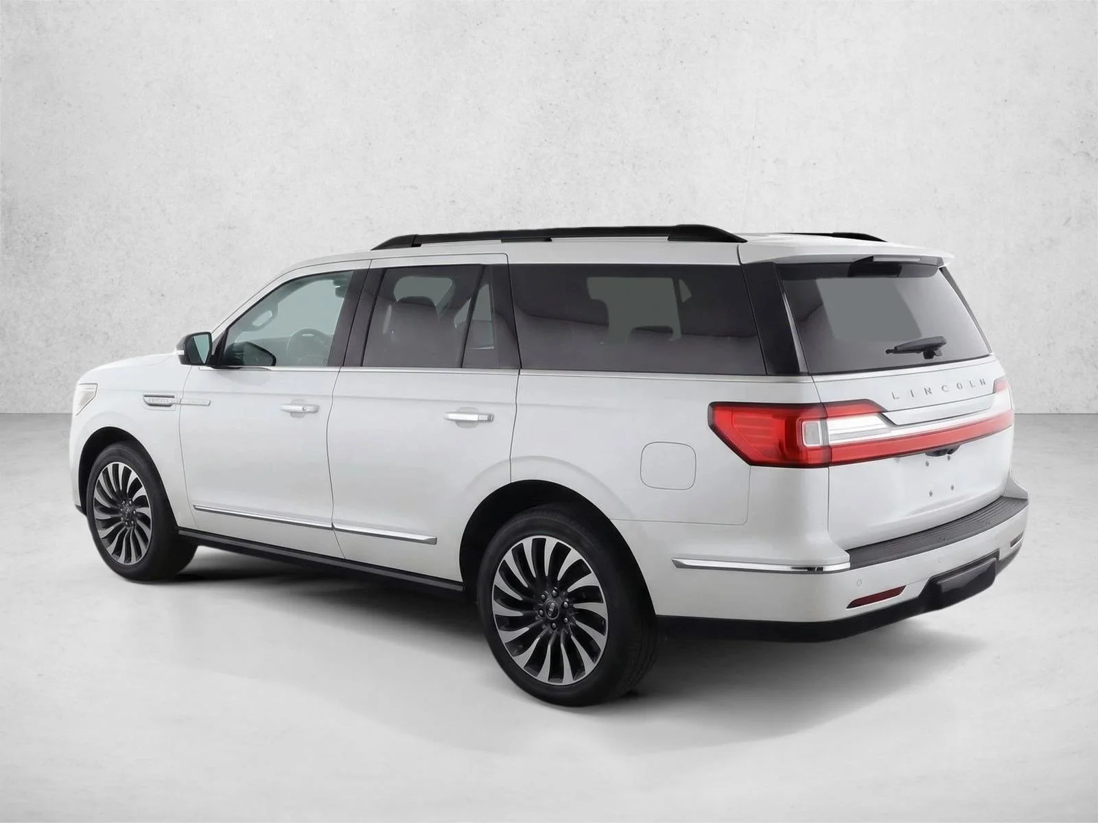 Used 2022 Pristine White Metallic Tri-Coat Lincoln Black Label image 5