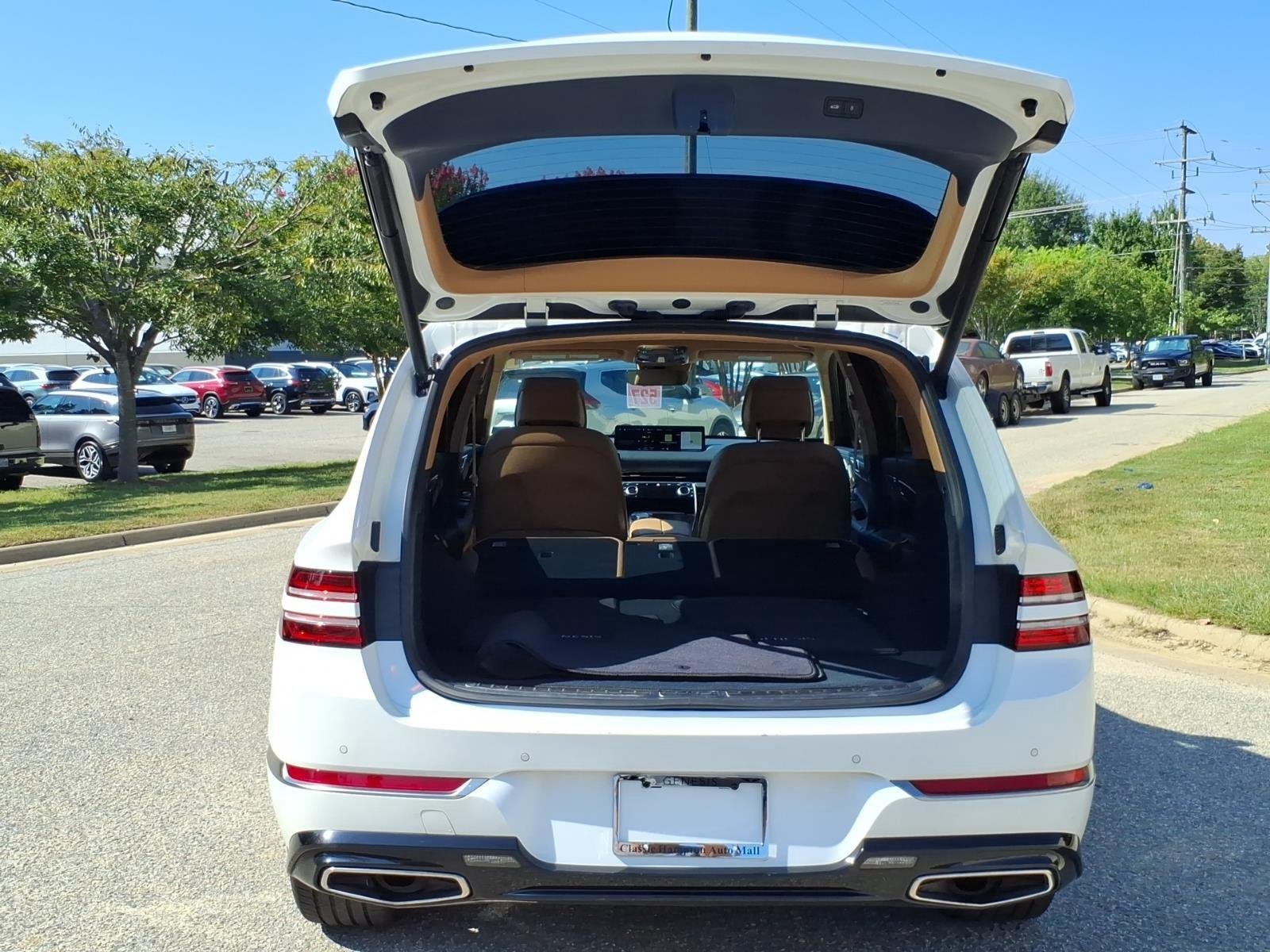 Used 2023 Matterhorn White Genesis PRESTIGE image 32