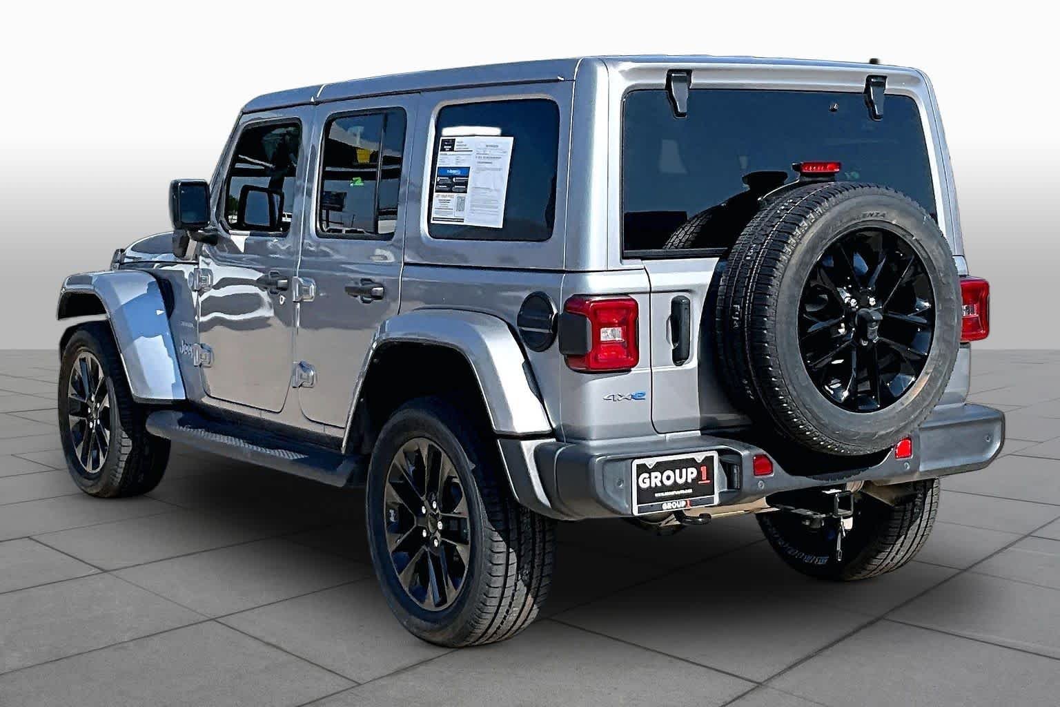 Used 2021 Billet Silver Metallic Clearcoat Jeep Unlimited Sahara image 11