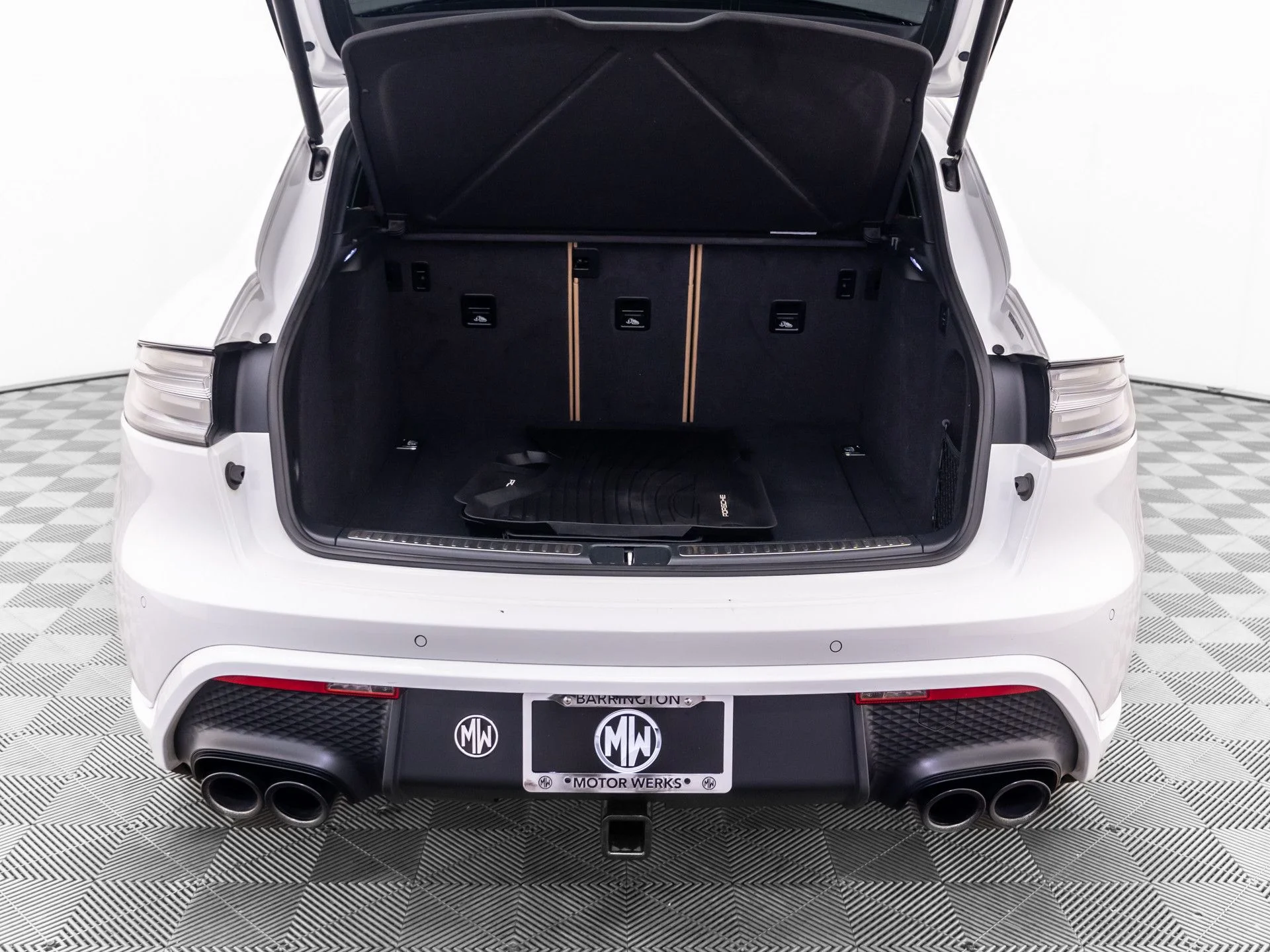 Used 2023  Porsche GTS image 34