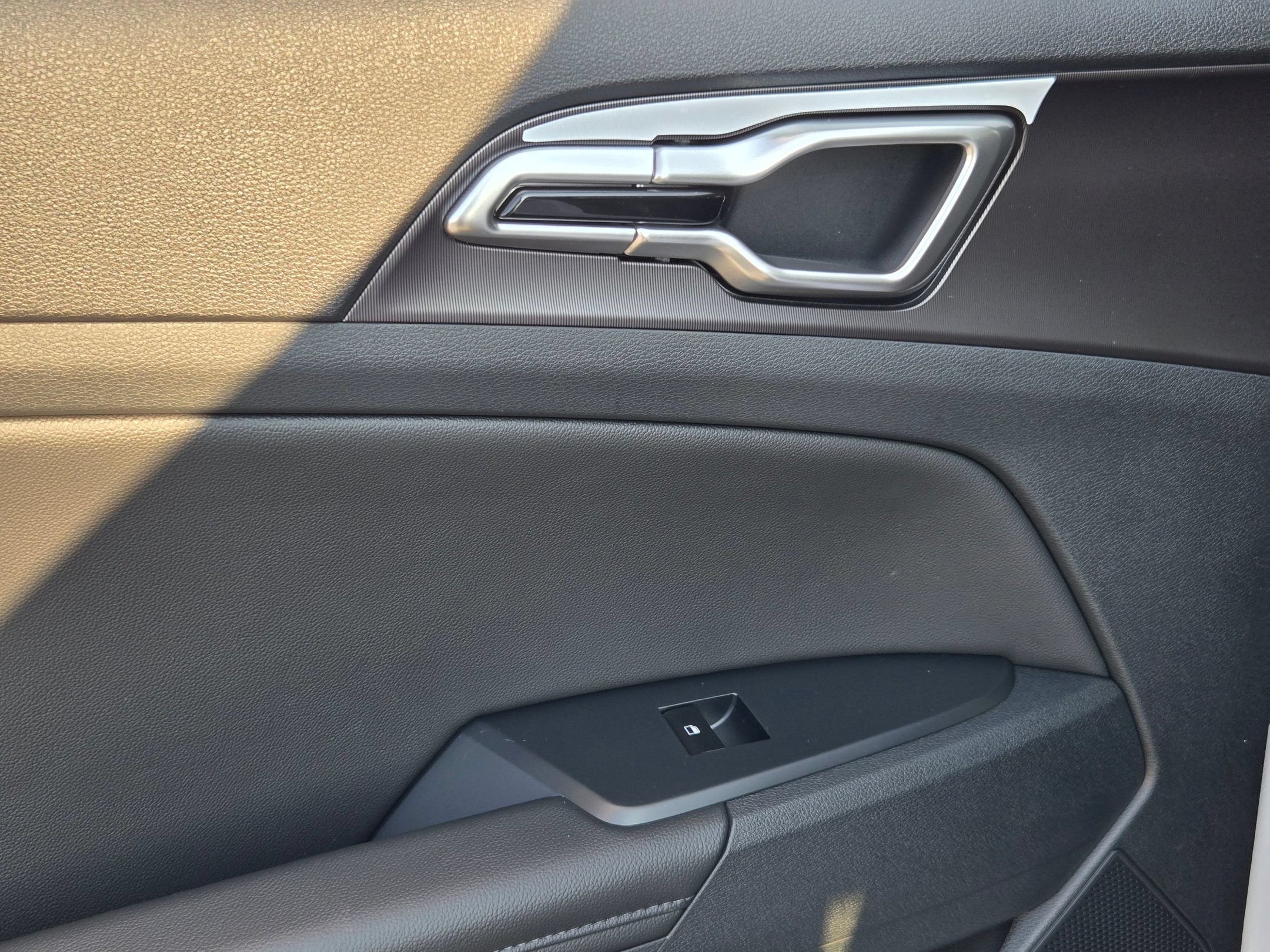 New 2026 Glacial White Pearl Kia EX image 29