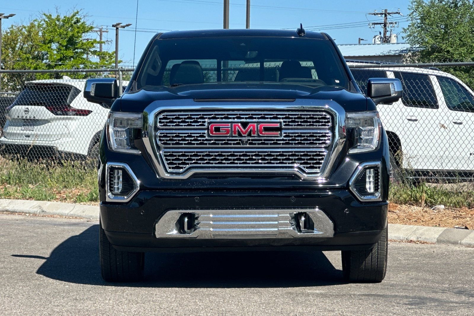 Used 2019  GMC Denali image 9