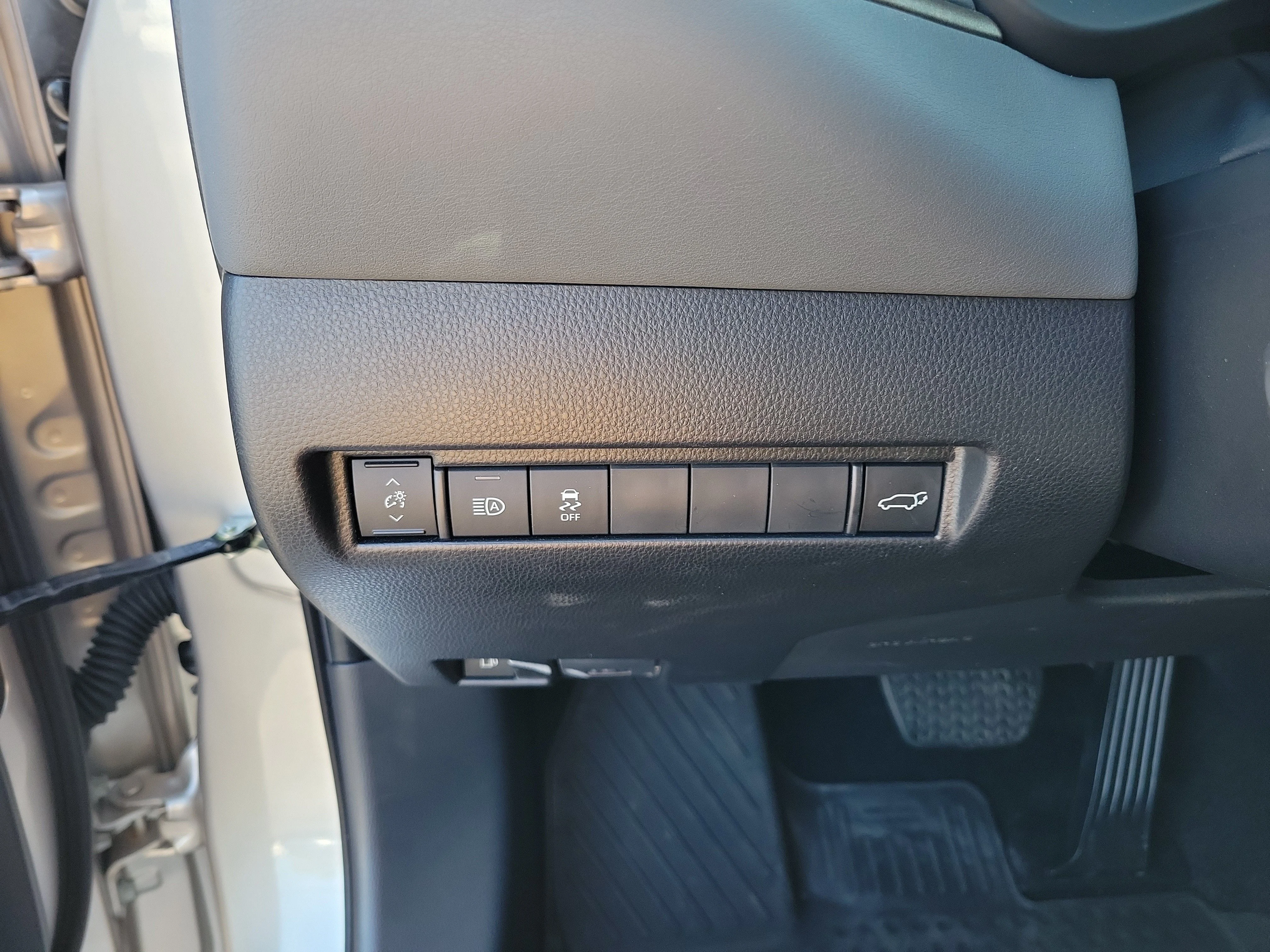 Used 2023 Champagne Toyota LE image 27