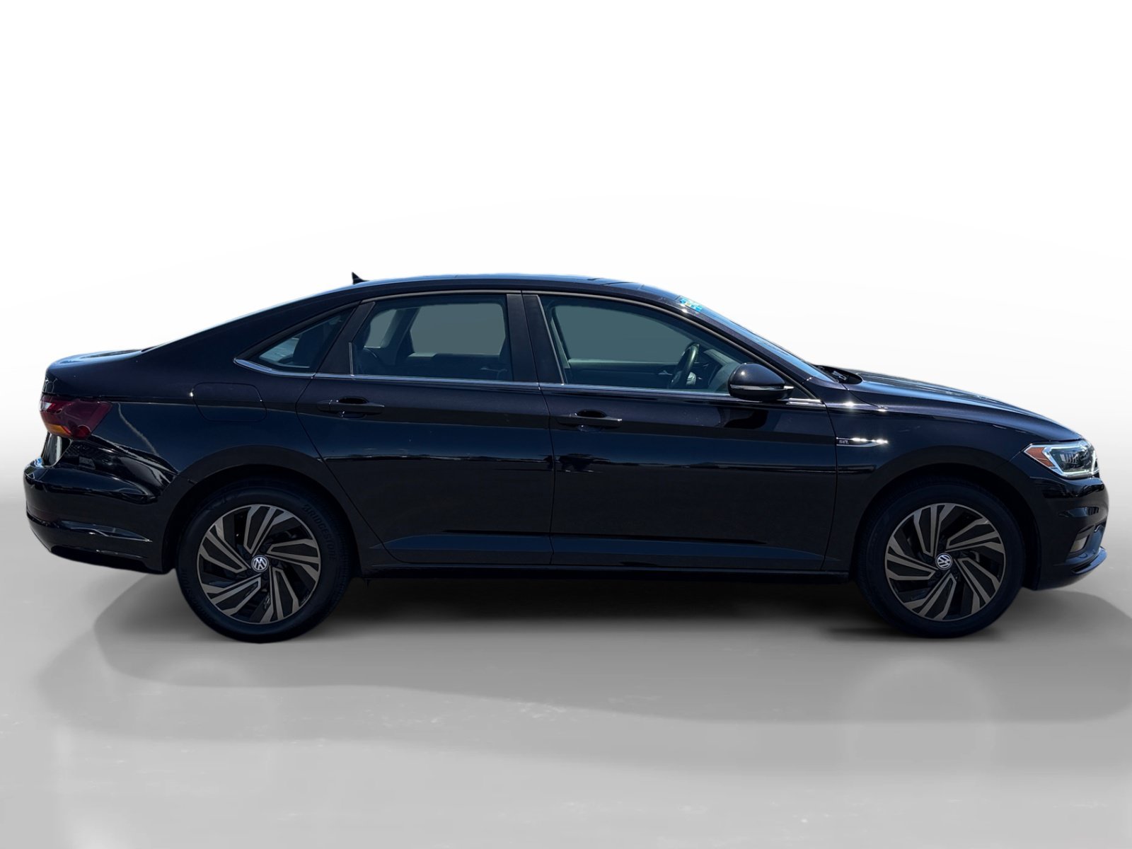 Used 2019 Deep Black Volkswagen SEL Premium image 6