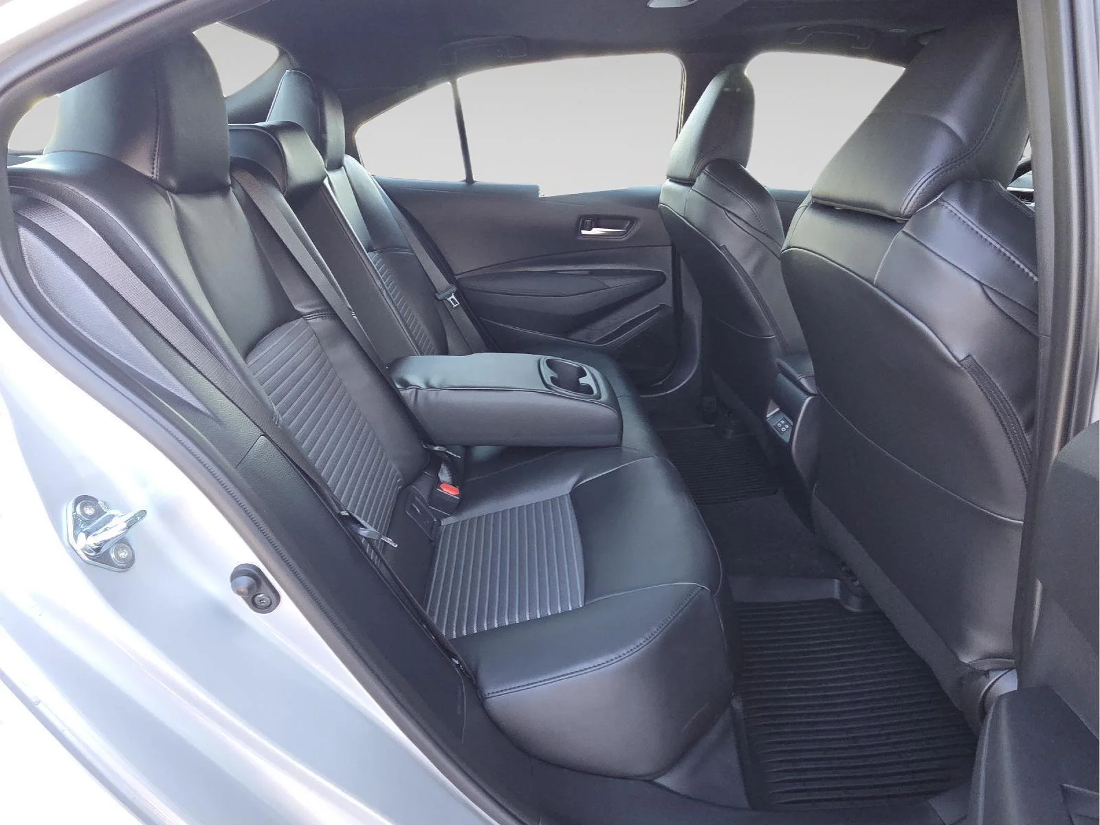 2026 Toyota Corolla XSE - Photo 40