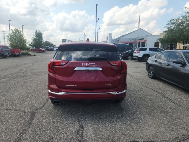Used 2020 Quartz GMC Denali image 2