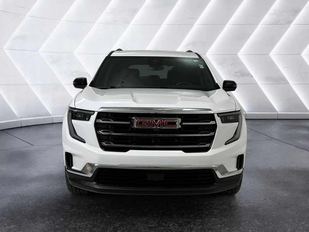 Used 2025 White GMC Elevation image 2