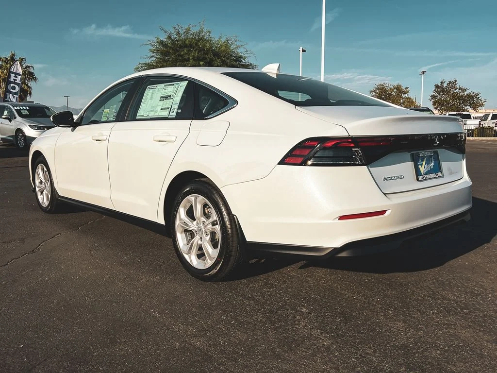 New 2026 Platinum White Pearl Honda LX image 3