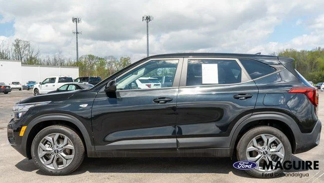 Used 2024 Black Kia LX image 10