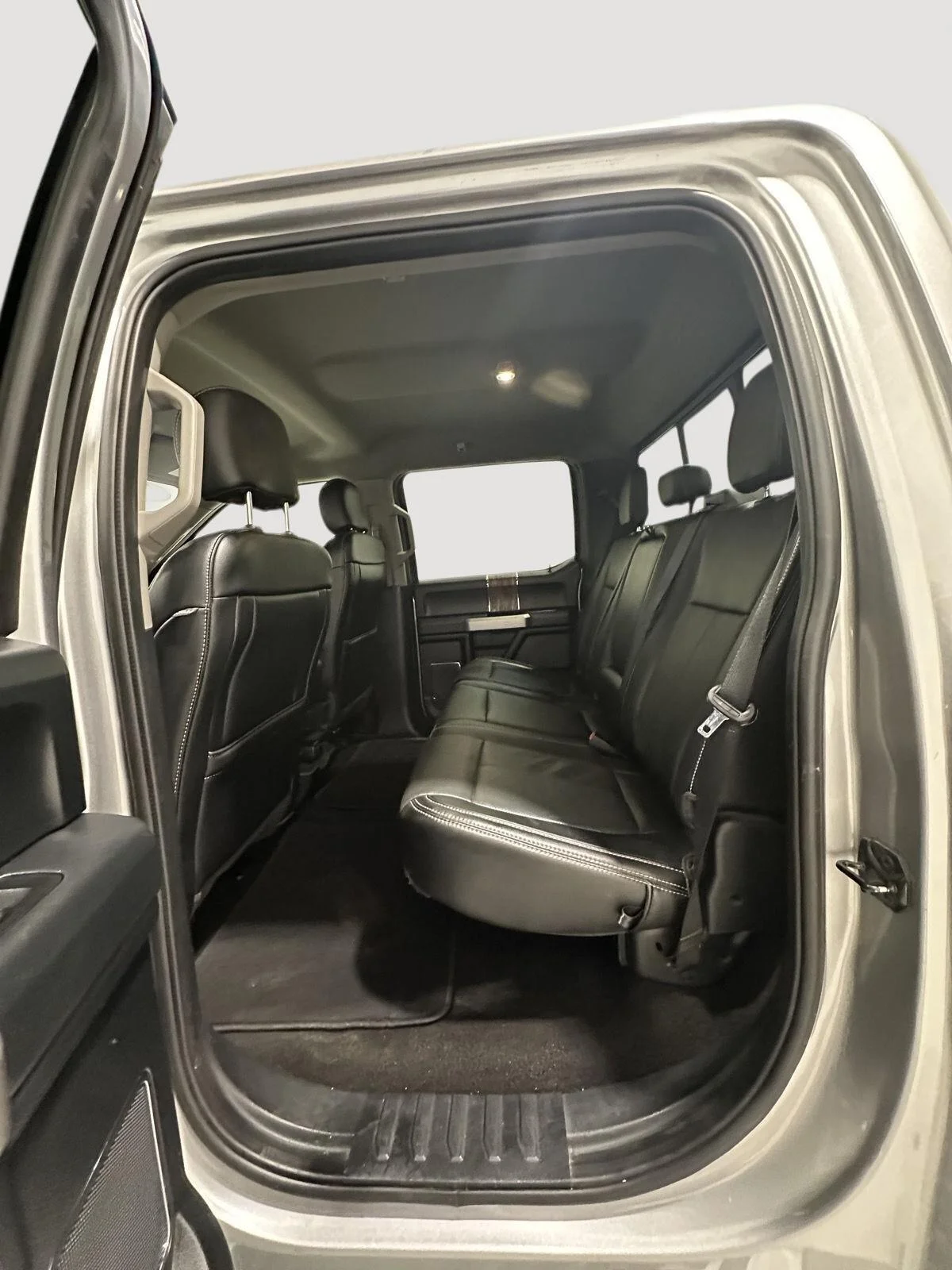 Used 2020 Iconic Silver Metallic Ford XL image 23