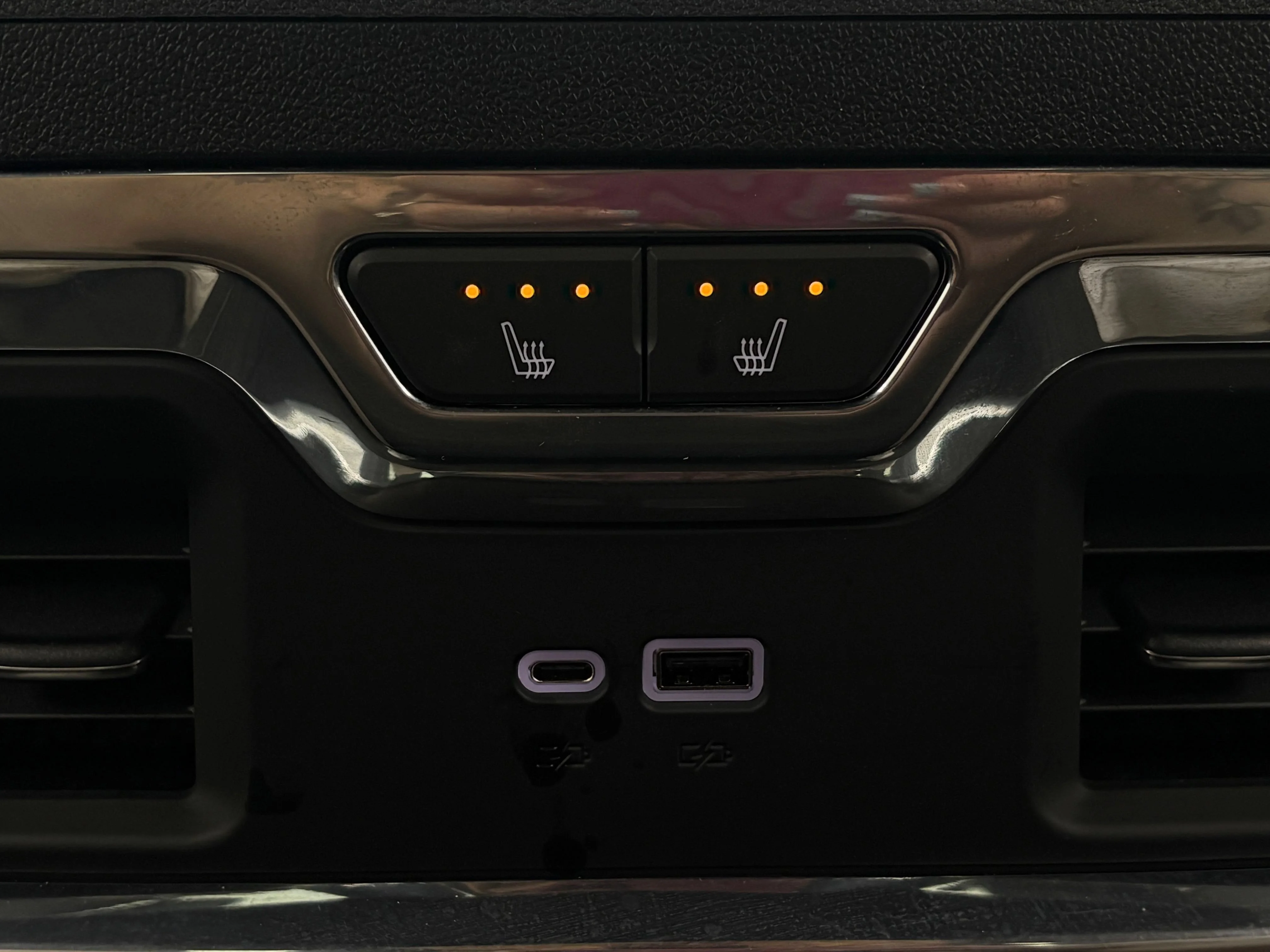 Used 2023 IRIDESCENT PEARL TRICOAT Chevrolet High Country image 7