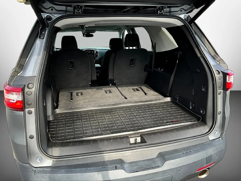 Used 2020 Gray Chevrolet LT image 8