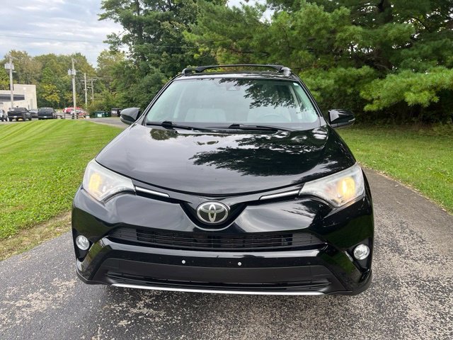 Used 2018 Black Toyota XLE image 8