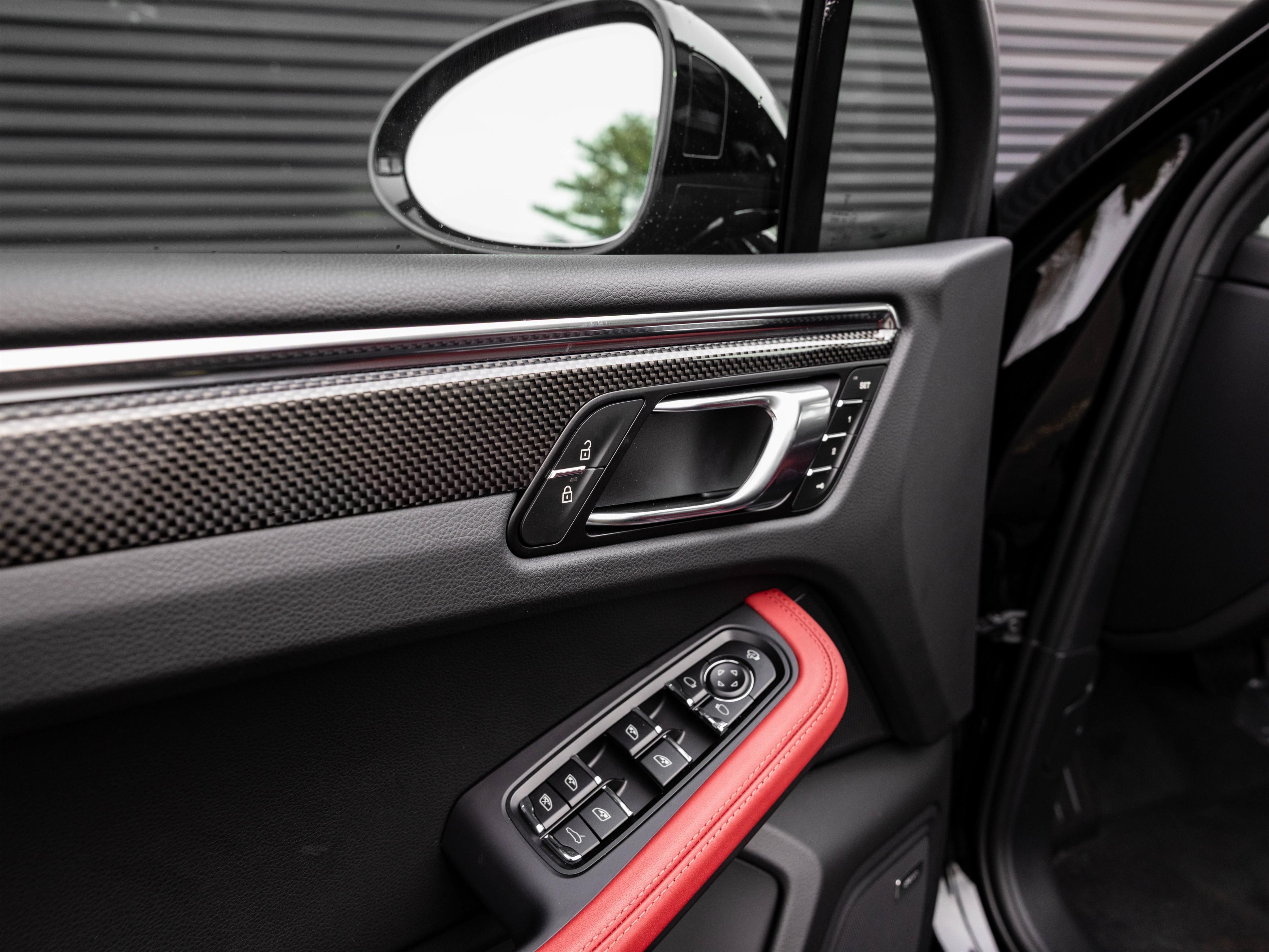 2026 Porsche Macan S - Photo 31