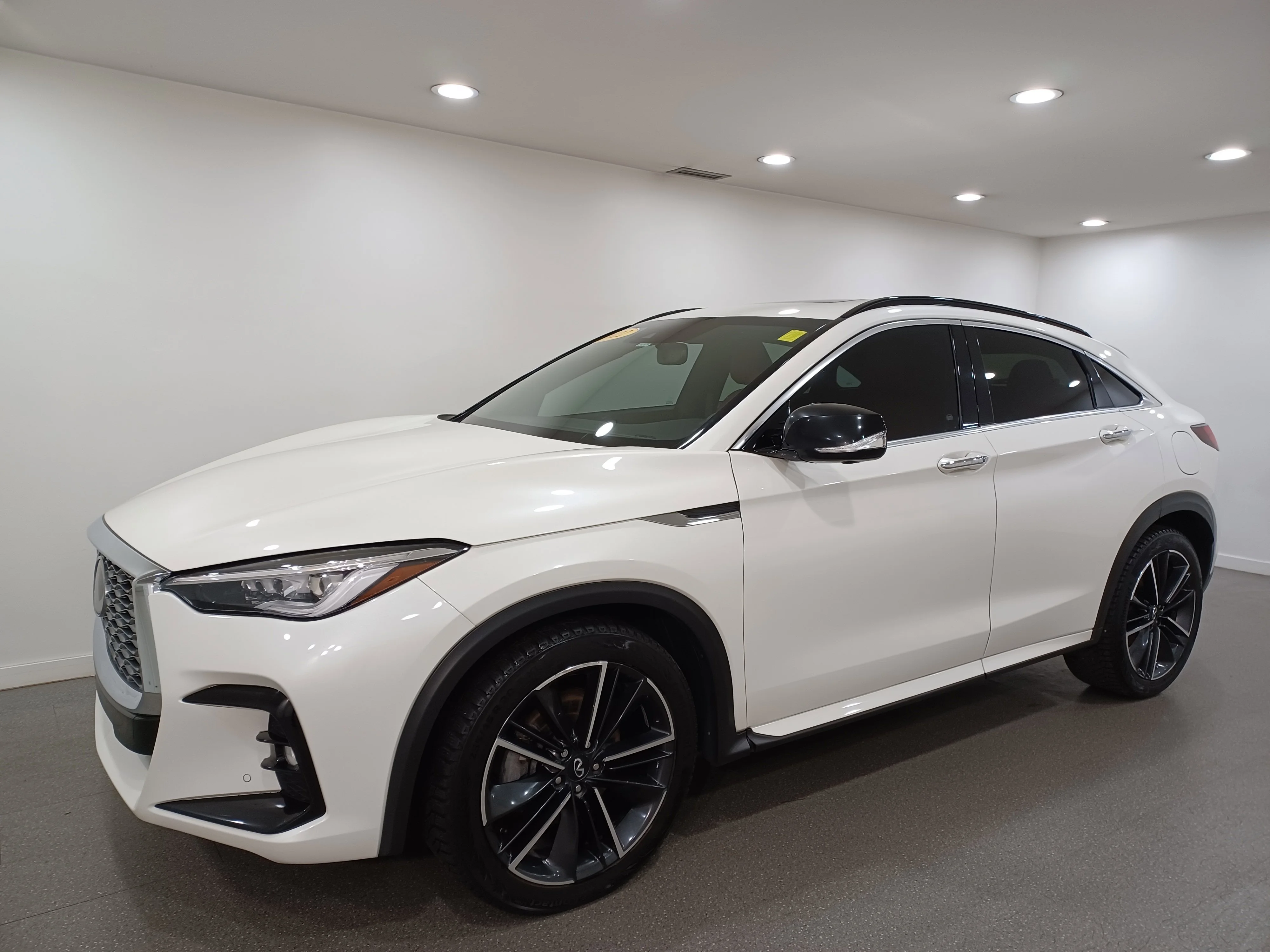 Certified Used 2022 Majestic White Pearl INFINITI Sensory AWD*Adapt Cruise | Remote Start | Nav | 360 Cam | Cooled Red Leather | Sunroof | Htd Wheel image 2