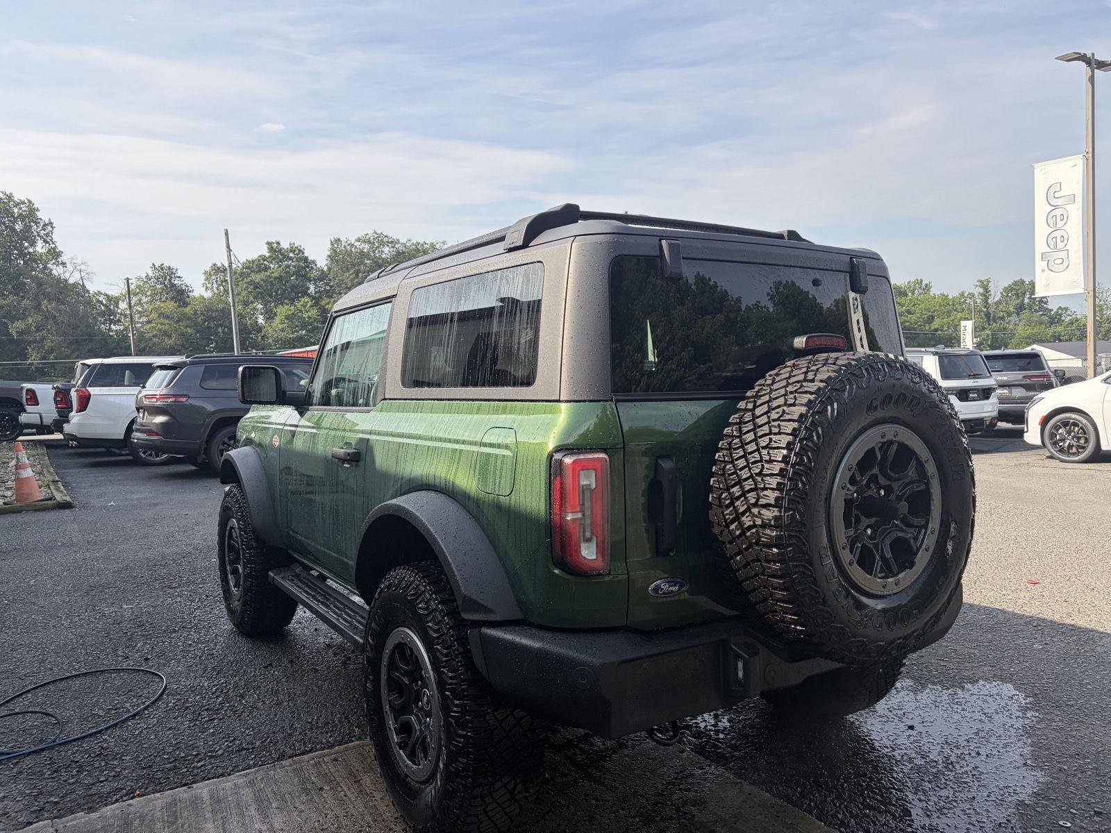 Used 2023 Eruption Green Metallic Ford Wildtrak image 7