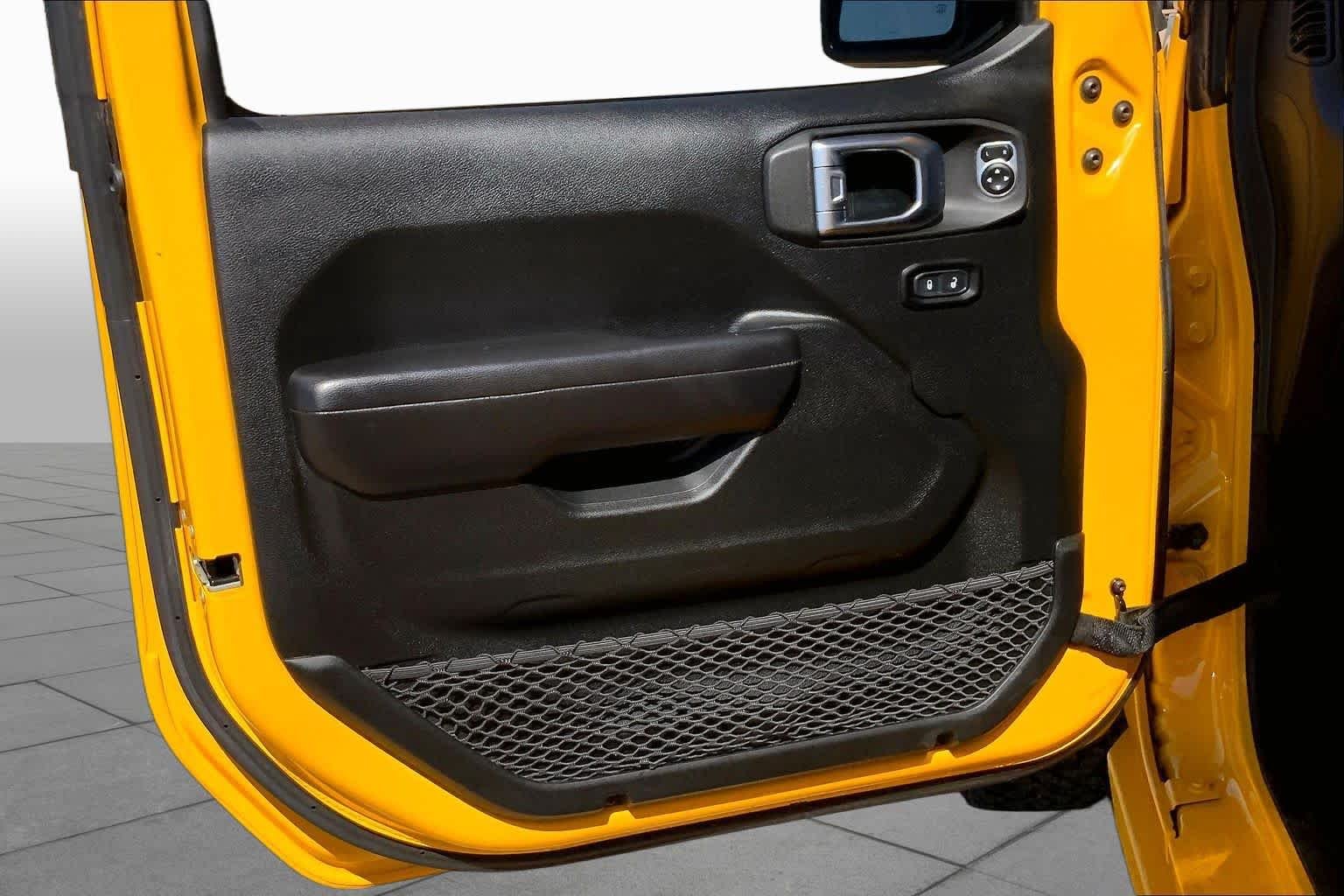 Used 2020 Hellayella Clearcoat Jeep Sport S image 22