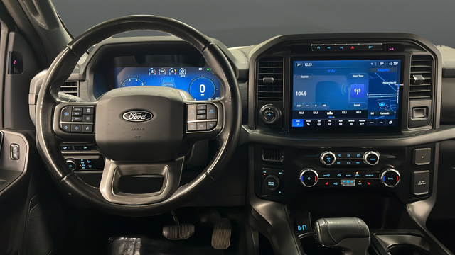 Used 2024 Avalanche Gray Ford XLT image 12
