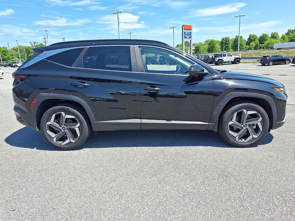 Used 2023 Black Hyundai SEL image 8