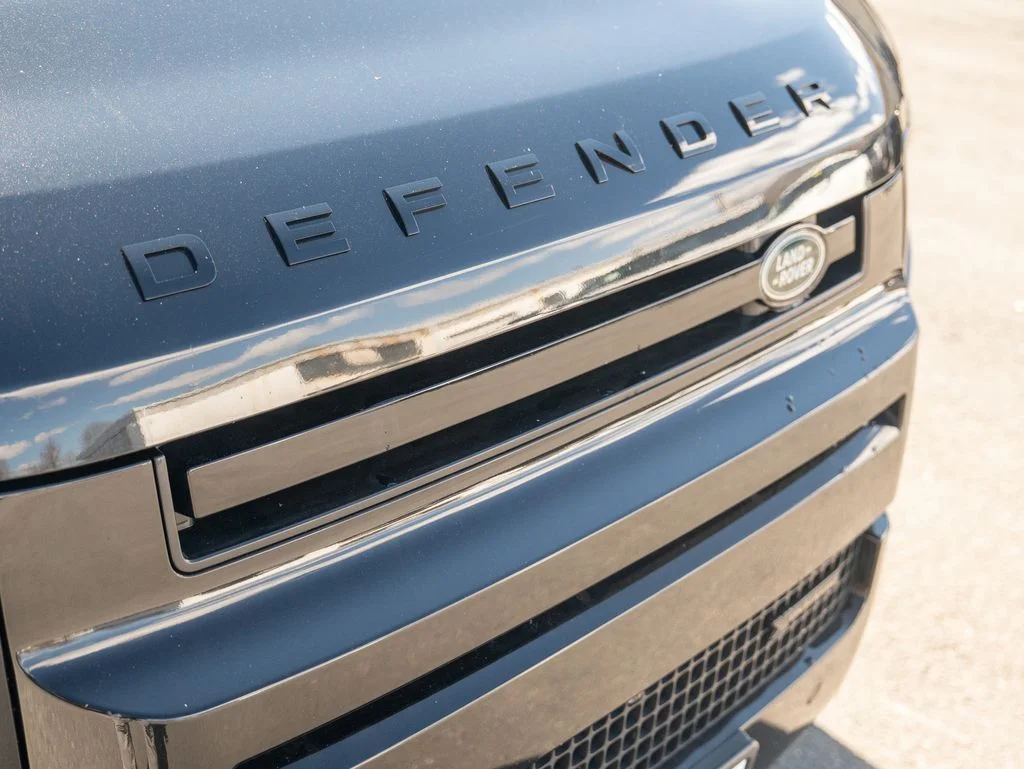Used 2023 Black Land Rover X-Dynamic SE image 16