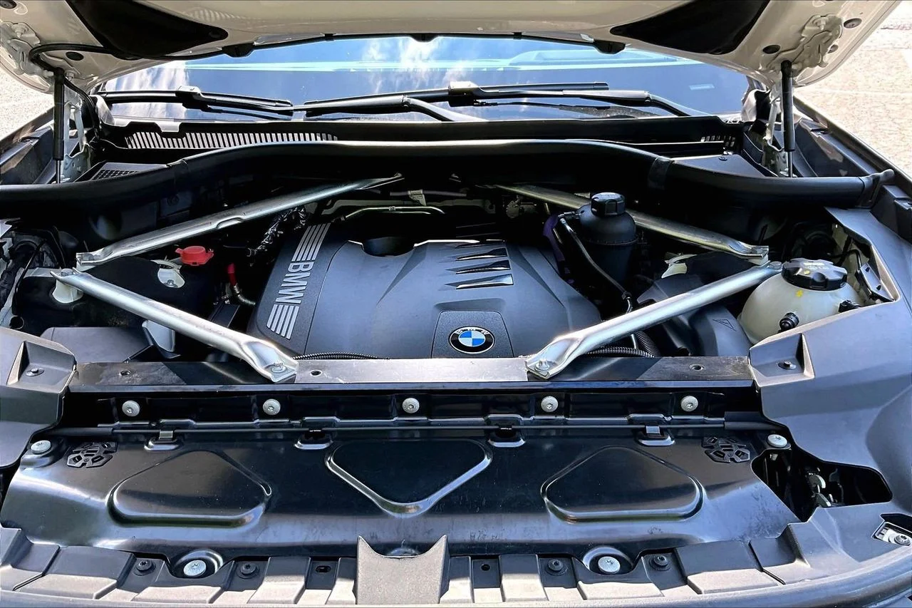Certified Used 2023 White BMW xDrive40i image 37