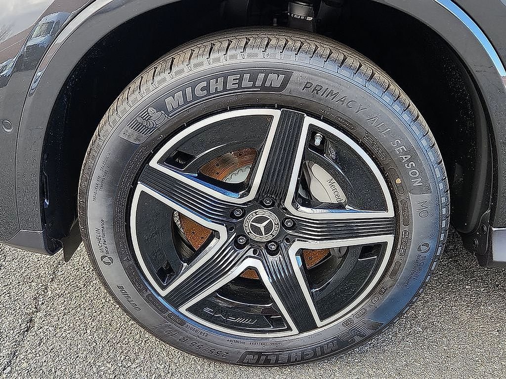 Used 2026 Graphite Grey Metallic Mercedes-Benz GLC 300 image 5