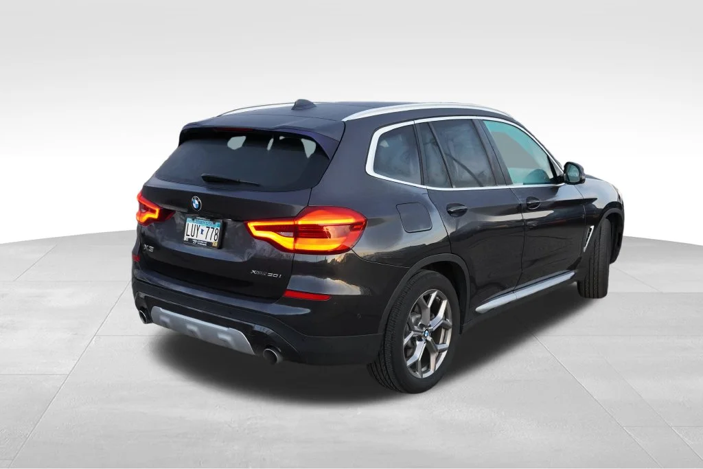 Used 2020 Dark Graphite Metallic BMW xDrive30i image 3