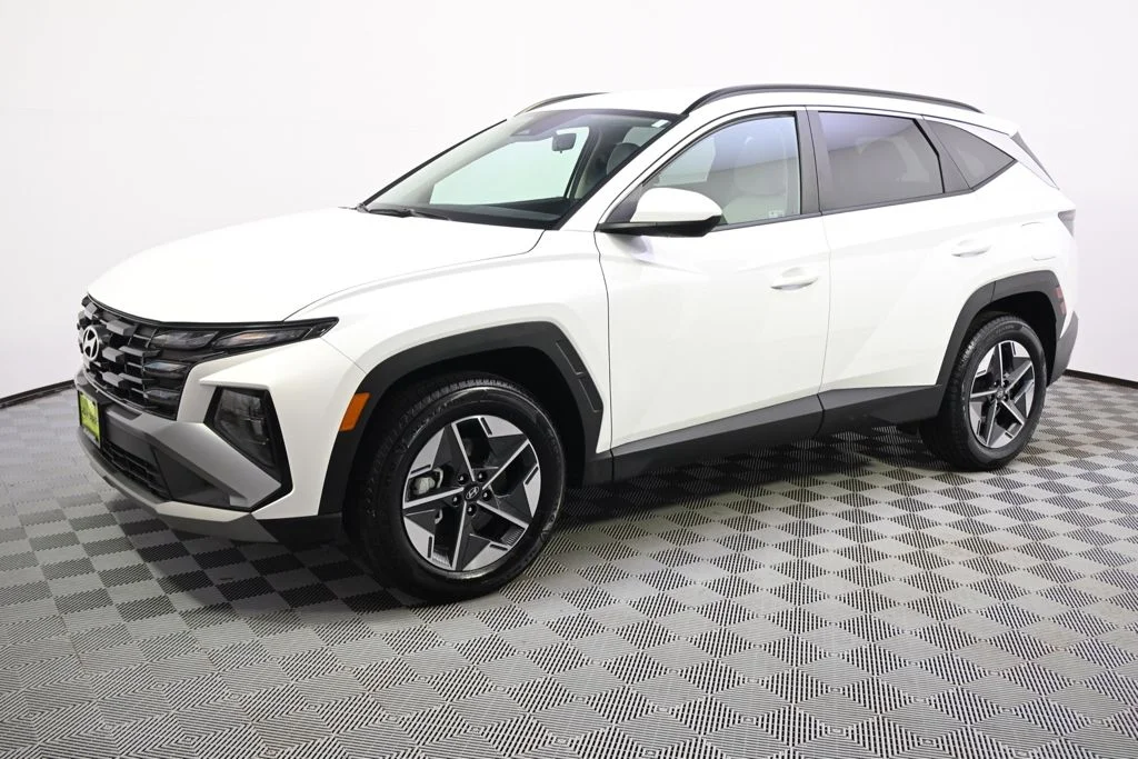 Certified 2025 Hyundai Tucson SEL with VIN 5NMJBCDE3SH505264 for sale in St. Louis Park, Minnesota