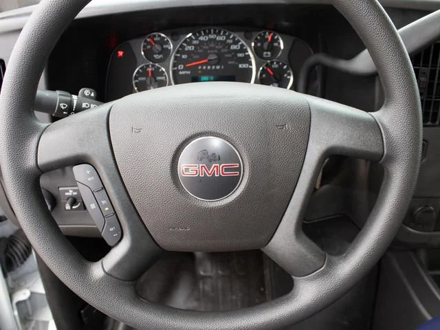 New 2025 Summit White GMC 1WT image 9