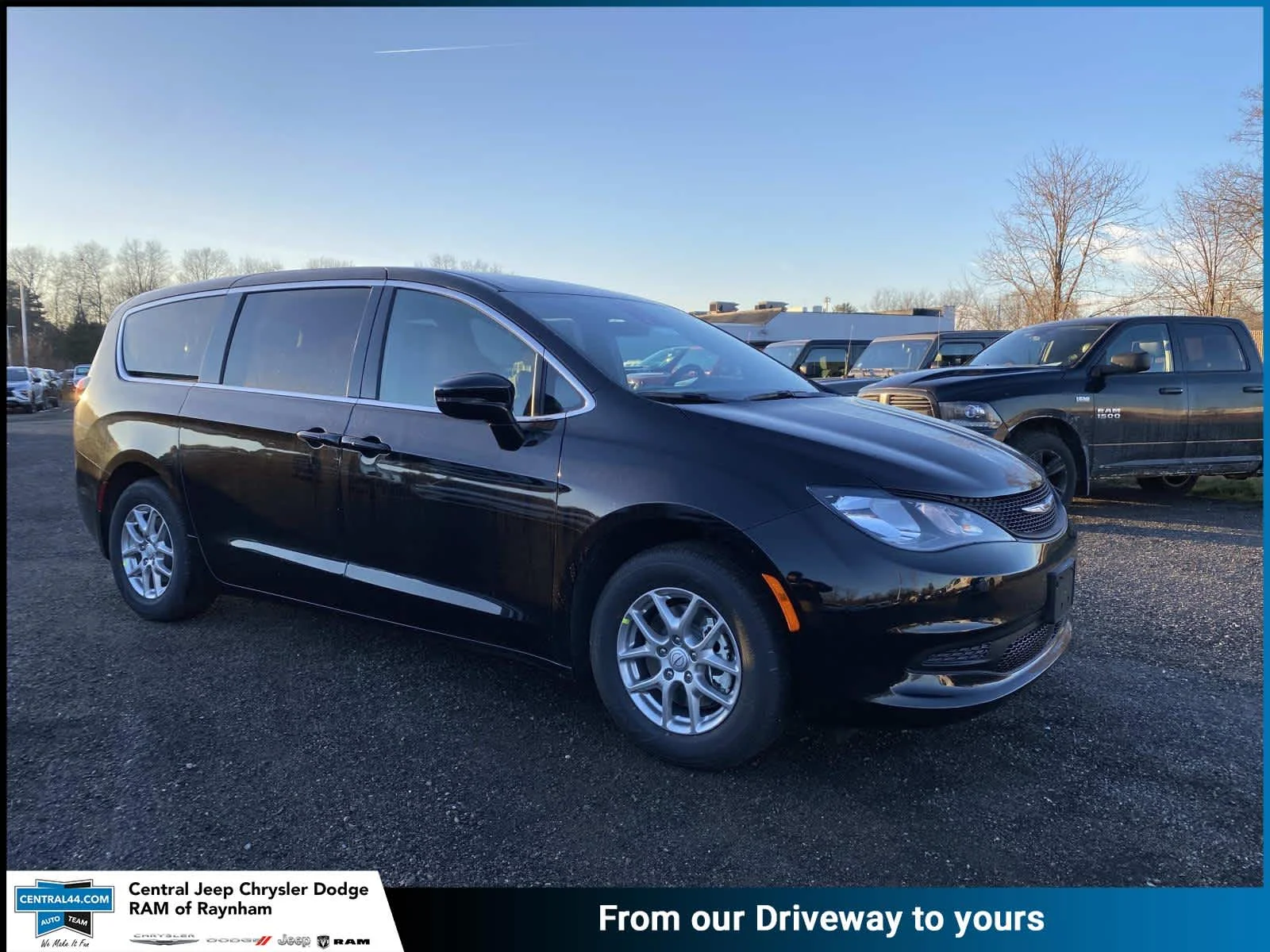 2026 Chrysler Voyager LX