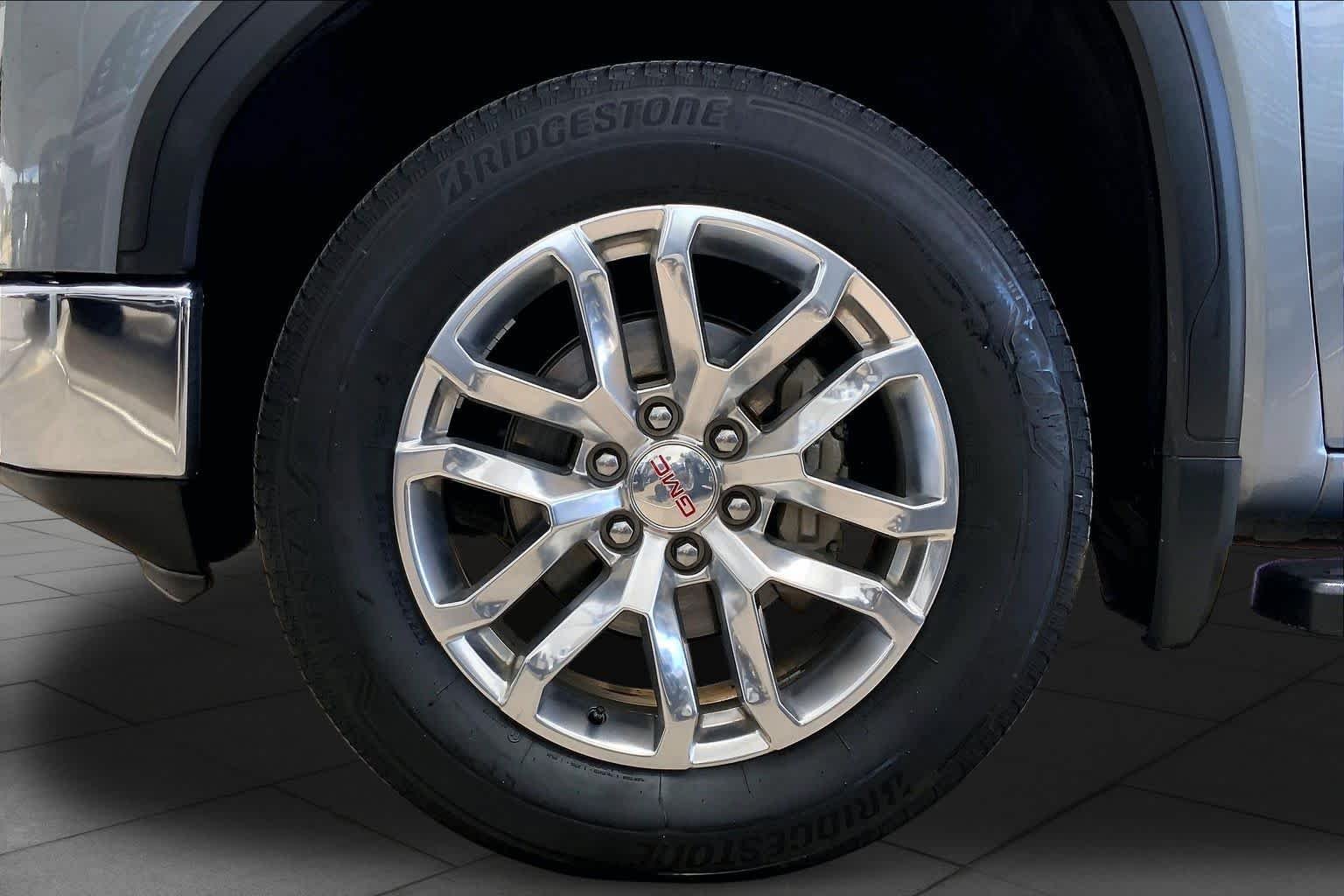 Used 2021 Satin Steel Metallic GMC SLT image 11