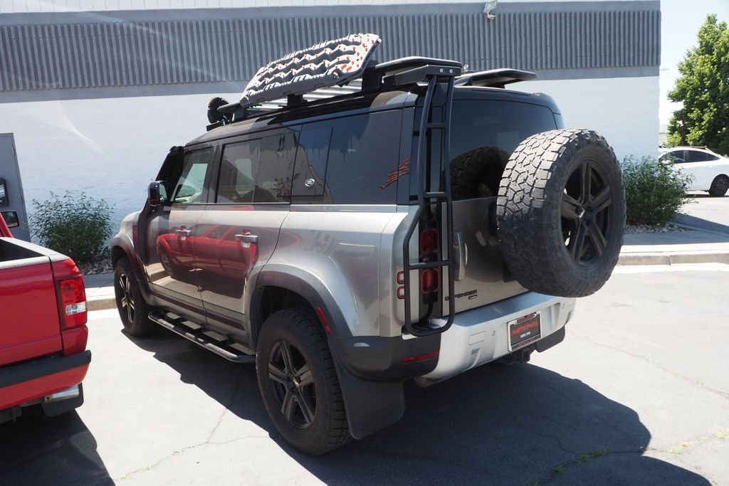 Used 2021 Gray Land Rover SE image 4