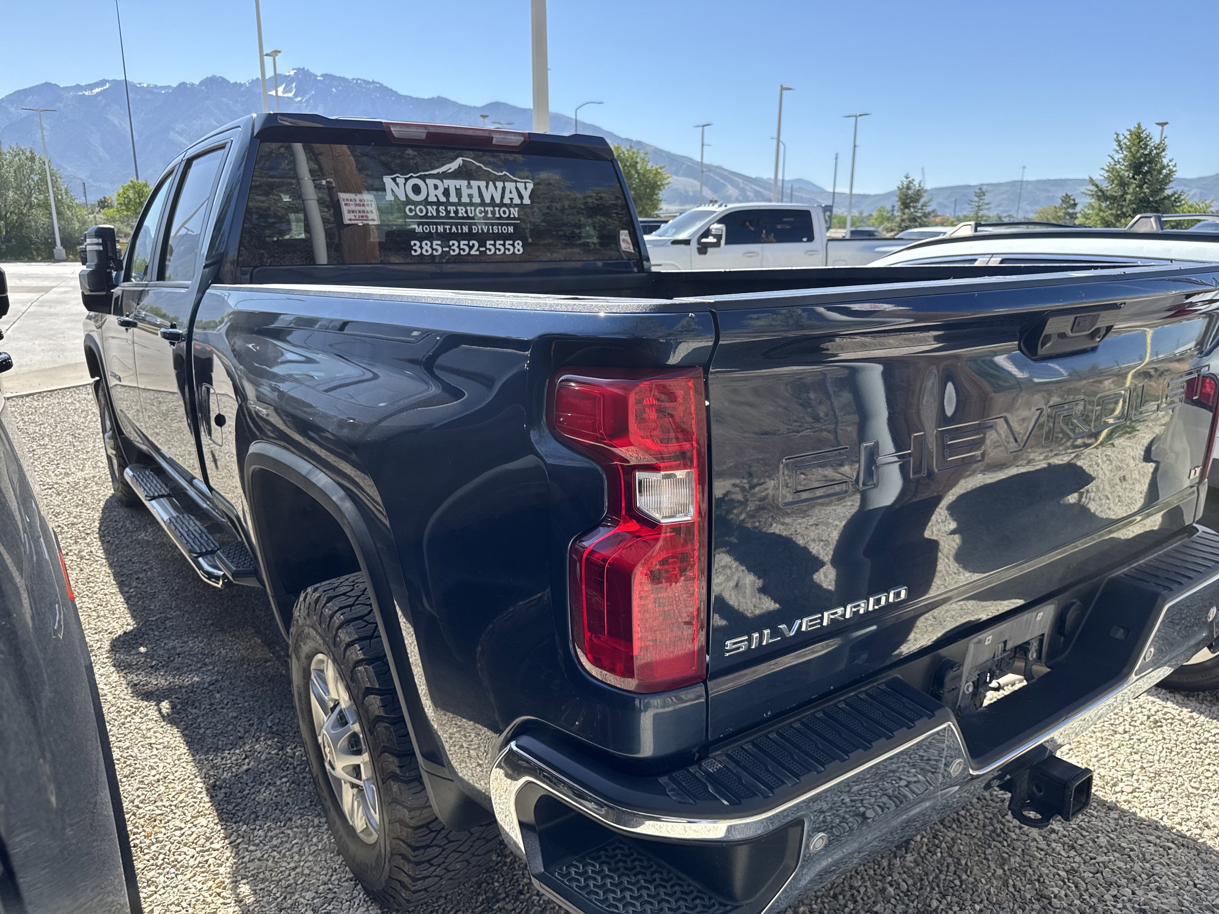 Used 2022 Northsky Blue Metallic Chevrolet LT image 6
