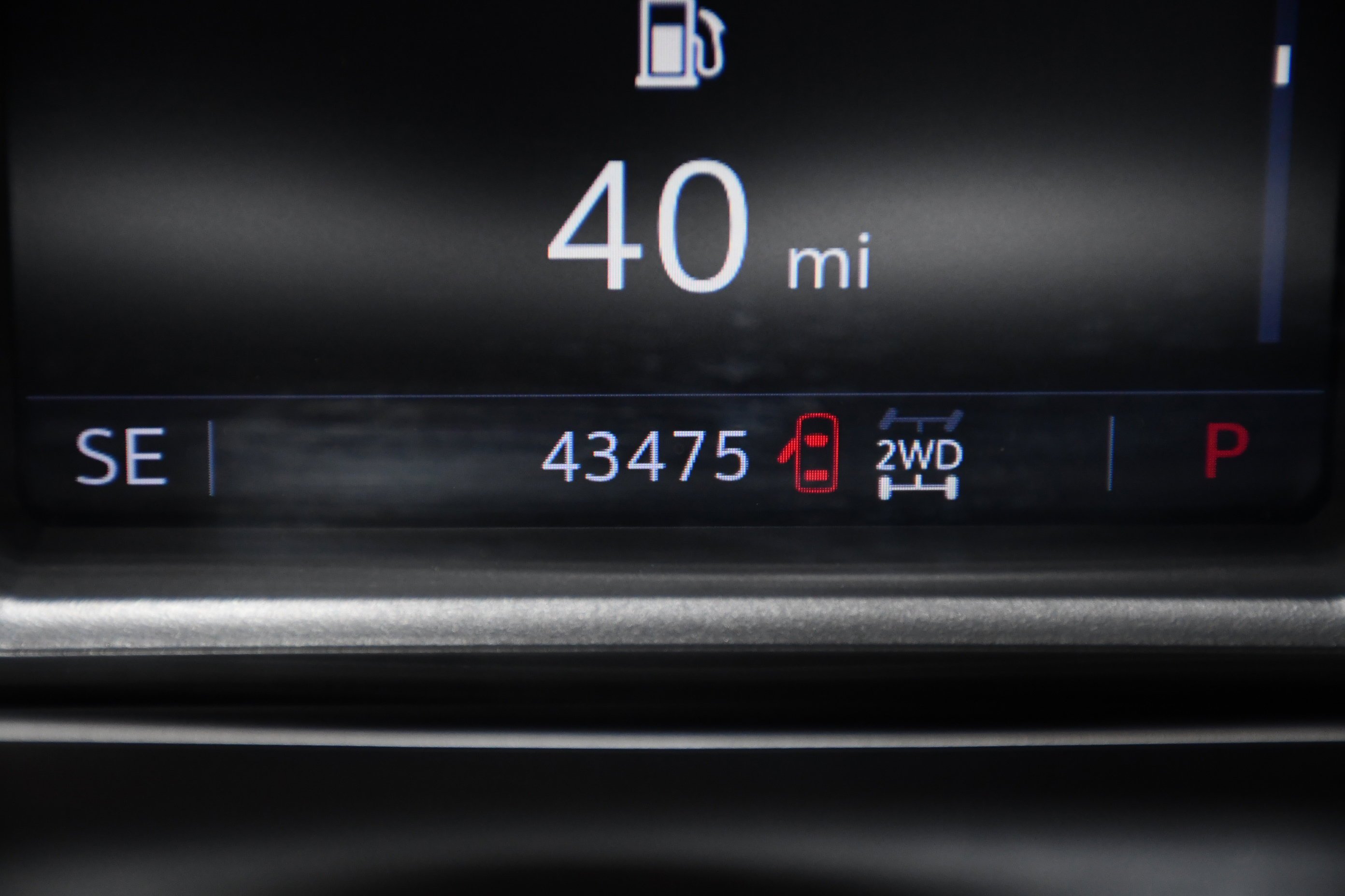 Used 2022 White GMC SLE image 19