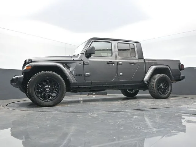 Used 2022 Gray Jeep Sport image 39