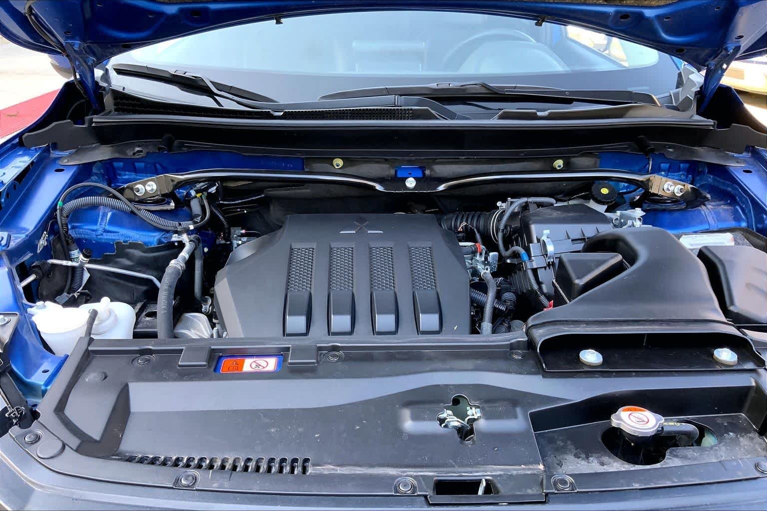 Used 2024 Lightning Blue Mitsubishi SE image 30