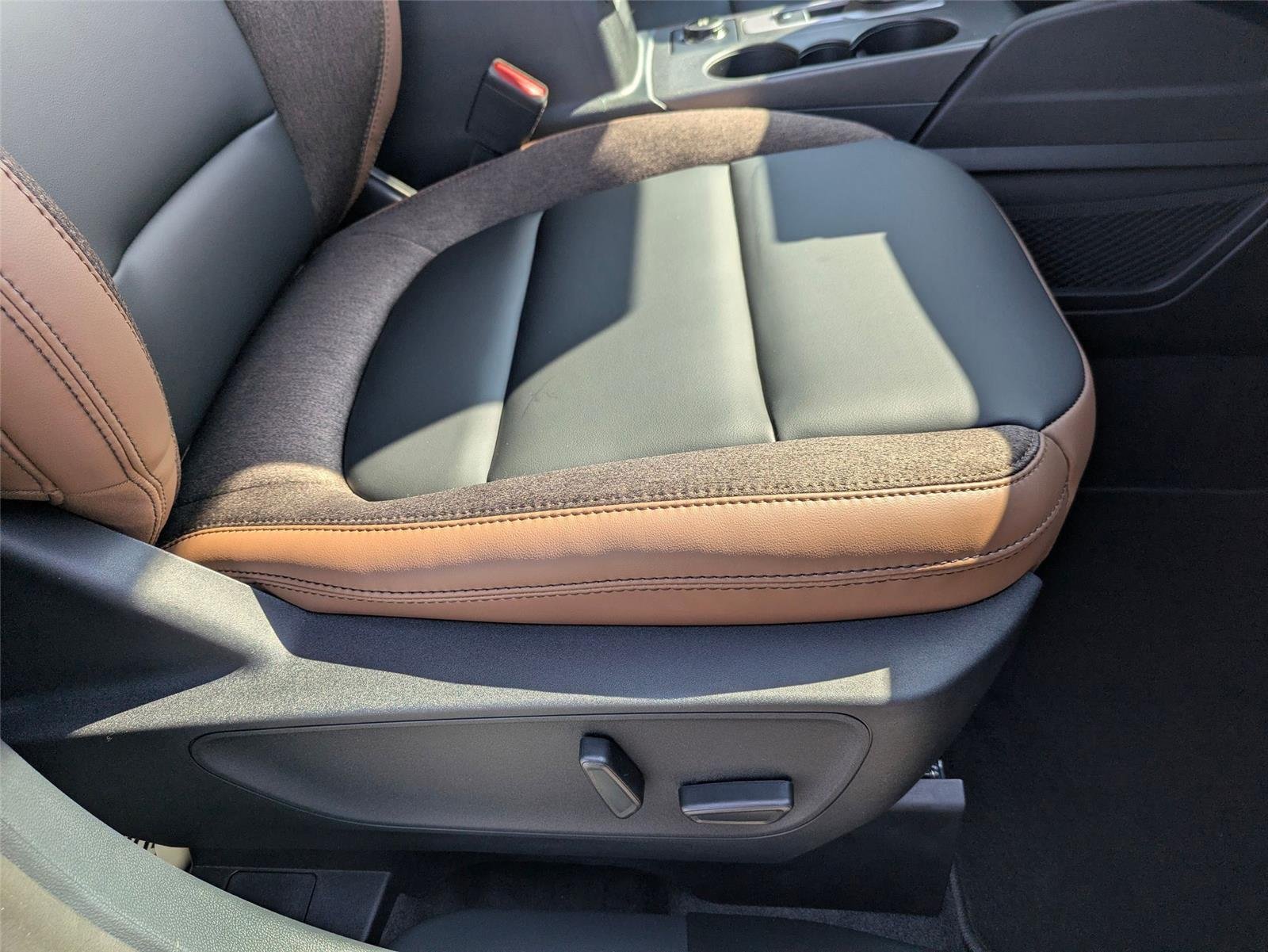 New 2026 Azure Gray Metallic Tri-Coat Ford Outer Banks® image 34