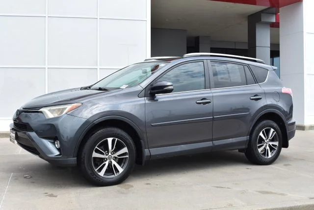 Used 2017 Gray Toyota XLE image 2