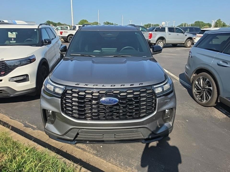 Used 2025 Carbonized Gray Ford ST-Line image 2