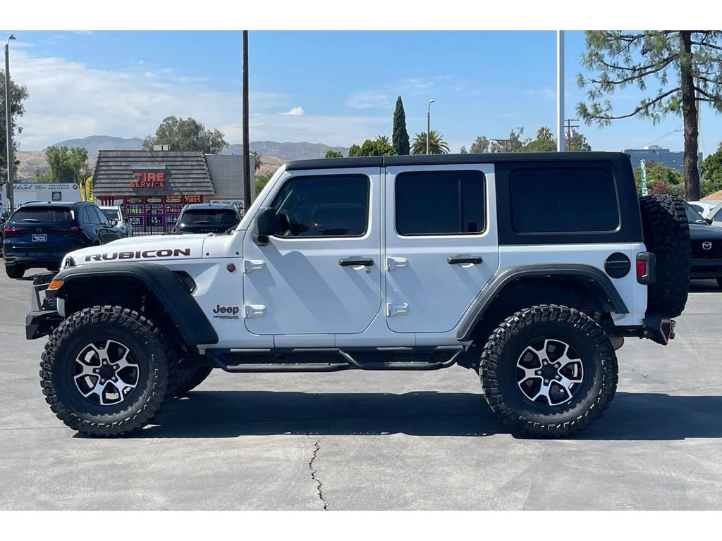 Used 2022 Bright White Clearcoat Jeep Unlimited Rubicon image 2