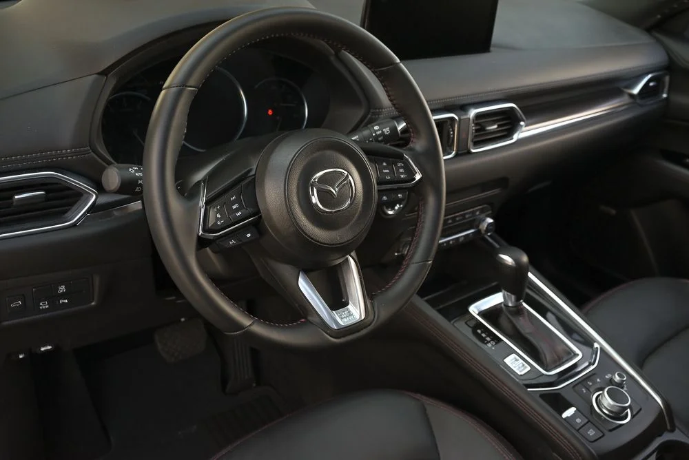 Certified Used 2025 White Mazda 2.5 Turbo Premium image 9