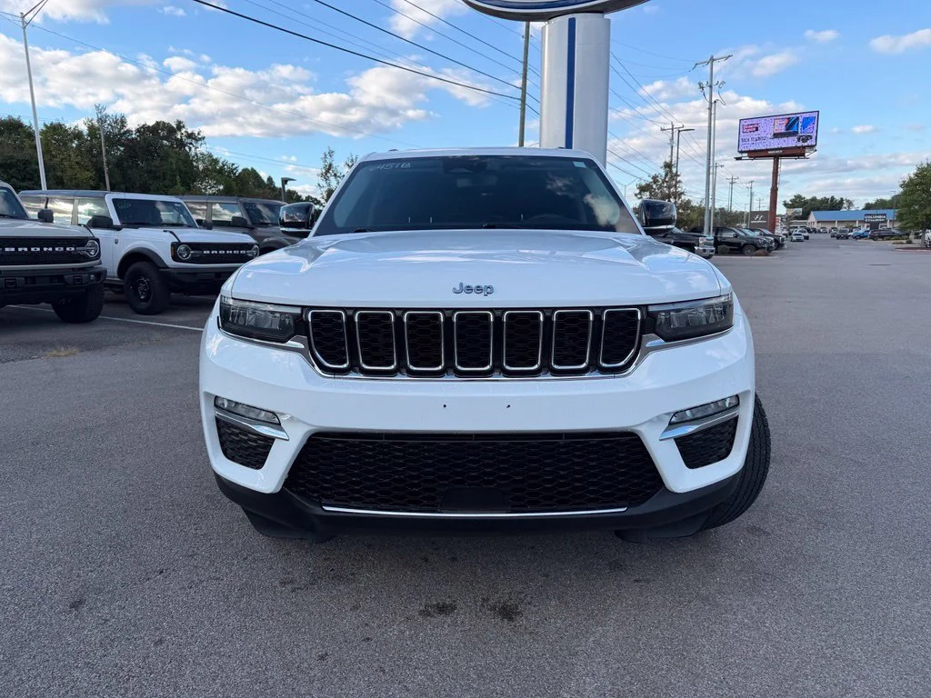 Used 2022 White Jeep Limited image 2