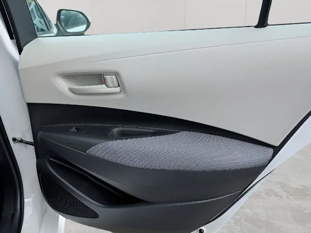 Used 2022 White Toyota LE image 32