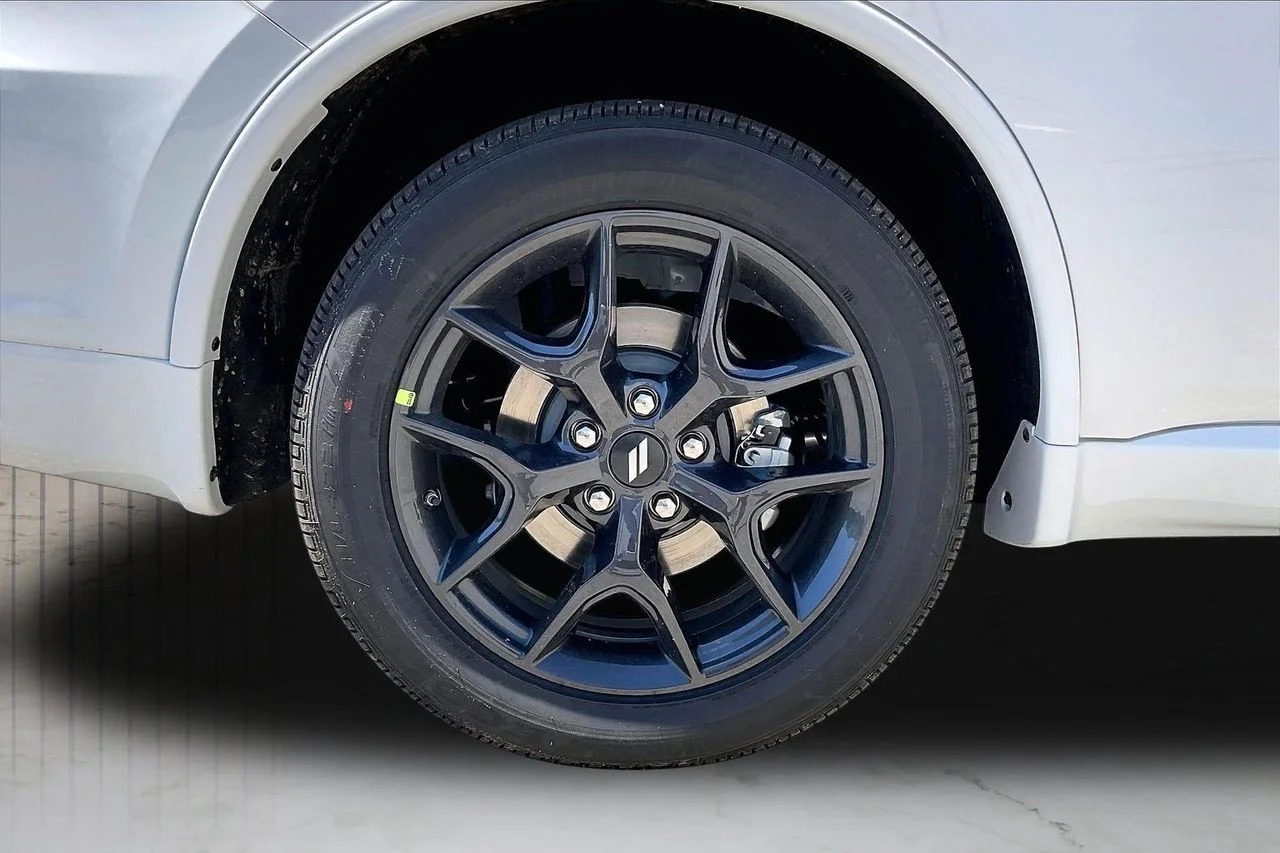 New 2026 White Knuckle Clear-Coat Exterior Paint Dodge  image 37