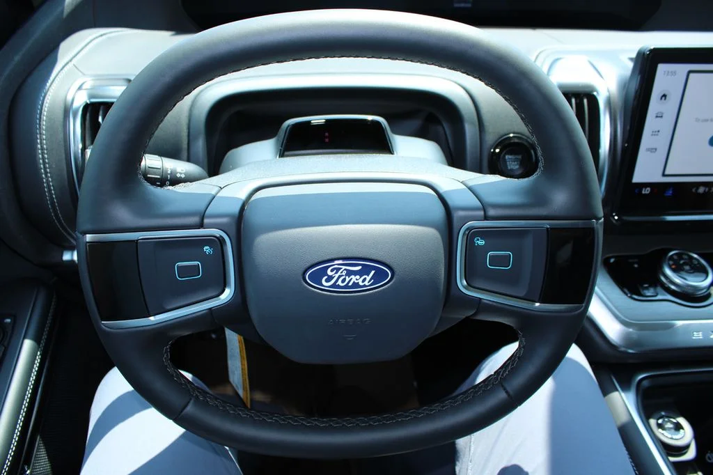 New 2027 Agate Black Metallic Ford MAX Platinum image 48