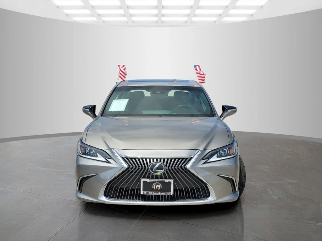 Used 2019  Lexus ES 350 image 2